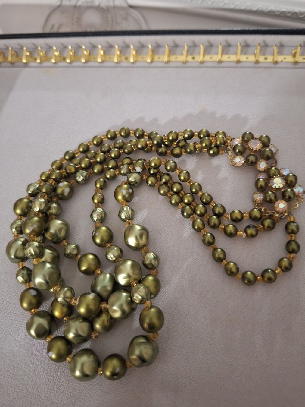 Catenine: Perlencollier Collier 50 er mit wunderschönem Verschluss – Usato da Kerzers venduto da ExpressoTerreno 1