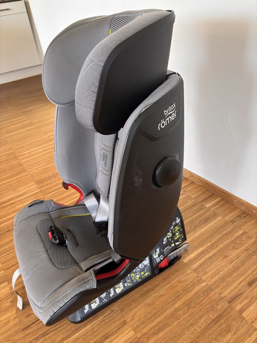 Britax Römer Seggiolini per auto: Britax Römer Advansafix IV R – Usato da Luzern venduto da lor_x8hx 4