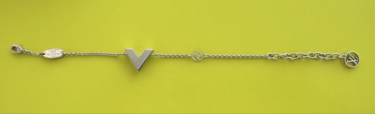 Louis Vuitton Bracciali & Braccialetti: Armband Louis Vuitton Essential V Palladium – Nuovo (secondo la descrizione) da Winterthur venduto da su_4assd 2