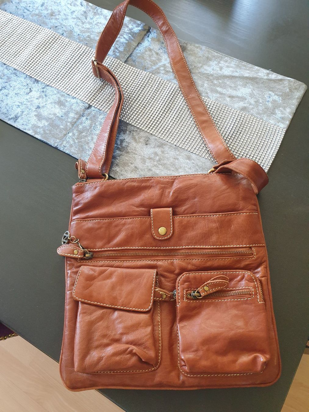 Lässig Taschen für Damen: Coole braune Handtasche – Gebraucht aus Rheineck von Jmurmeli