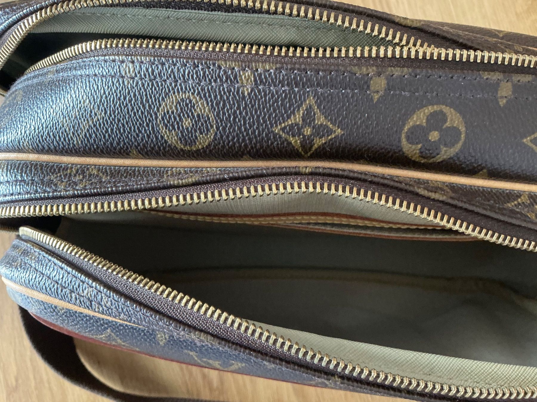 Altro in  Abbigliamento & Accessori: Louis Vuiton, Messenger Umhängetasche, Monogram – Usato da Sissach venduto da usd_9ht7 3