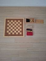 Schach / Mühle-Spielbrett aus Holz mit Figuren