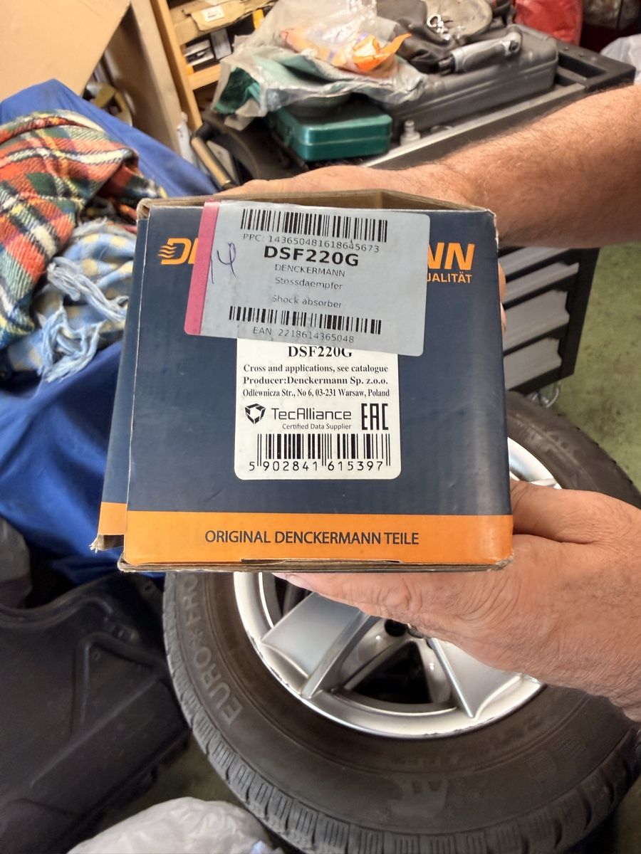 Mercedes-Benz Tutti pezzi di ricambio auto: Hinterachs Dämpfer Mercedes W164 – Nuovo (secondo la descrizione) da Opfikon venduto da Chris151294 2