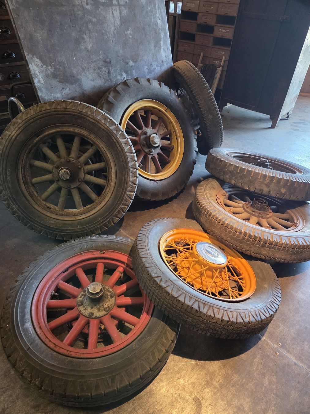 Pneus & Roues: Oltimer Fahzeugräder – D'occasion à Herisau par Strahlkraft