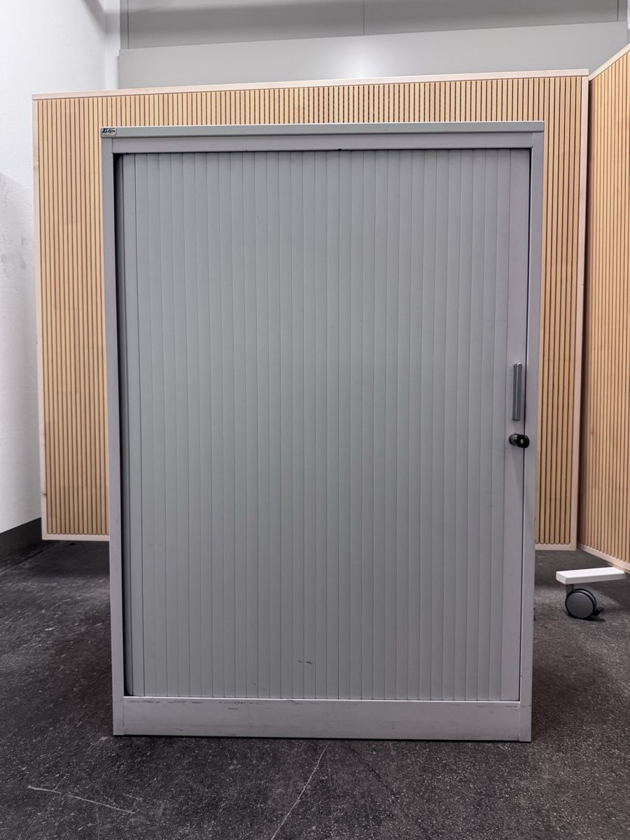 Lista Armadi: Lista Rolladenschrank Metall – Usato da Bern venduto da samryan