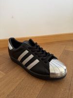 Scarpe Adidas Superstar nere argento taglia 43.33 9.5US
