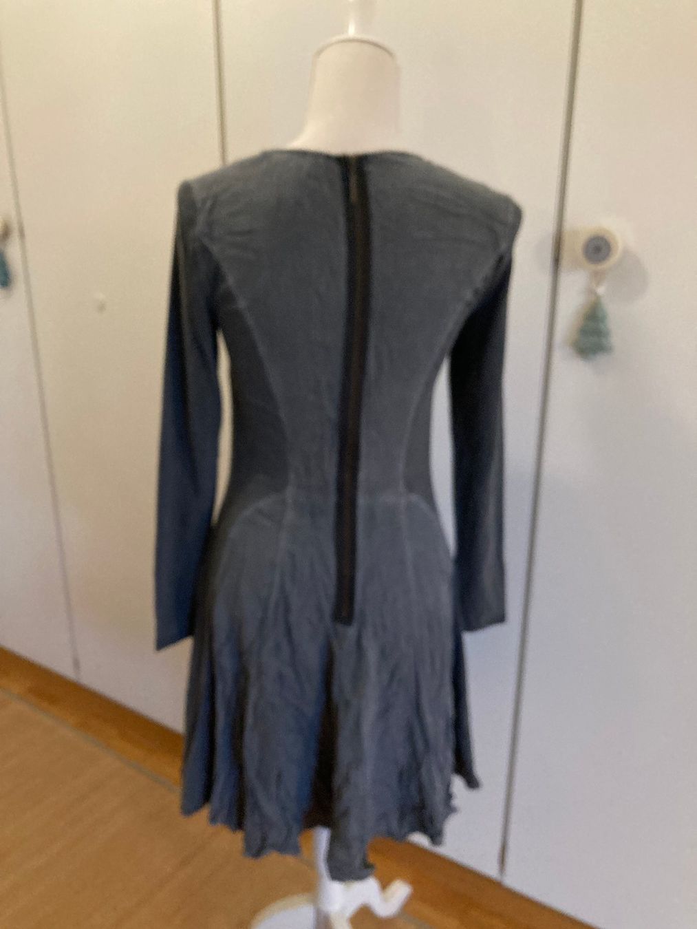 Nile Vestiti: Nile Kleid grau XS/S – Usato da Hombrechtikon venduto da star8888 1