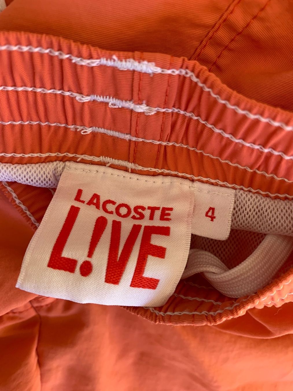 Lacoste Costumi da bagno: LACOSTE kurze Badehose Grösse 4 – Usato da Meiringen venduto da Jackwashere 2