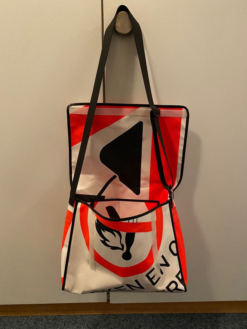 Taschen: Tasche aus Faltsignalstoff - Feuerverbot – Gebraucht aus St.Gallen von kingsamas 5