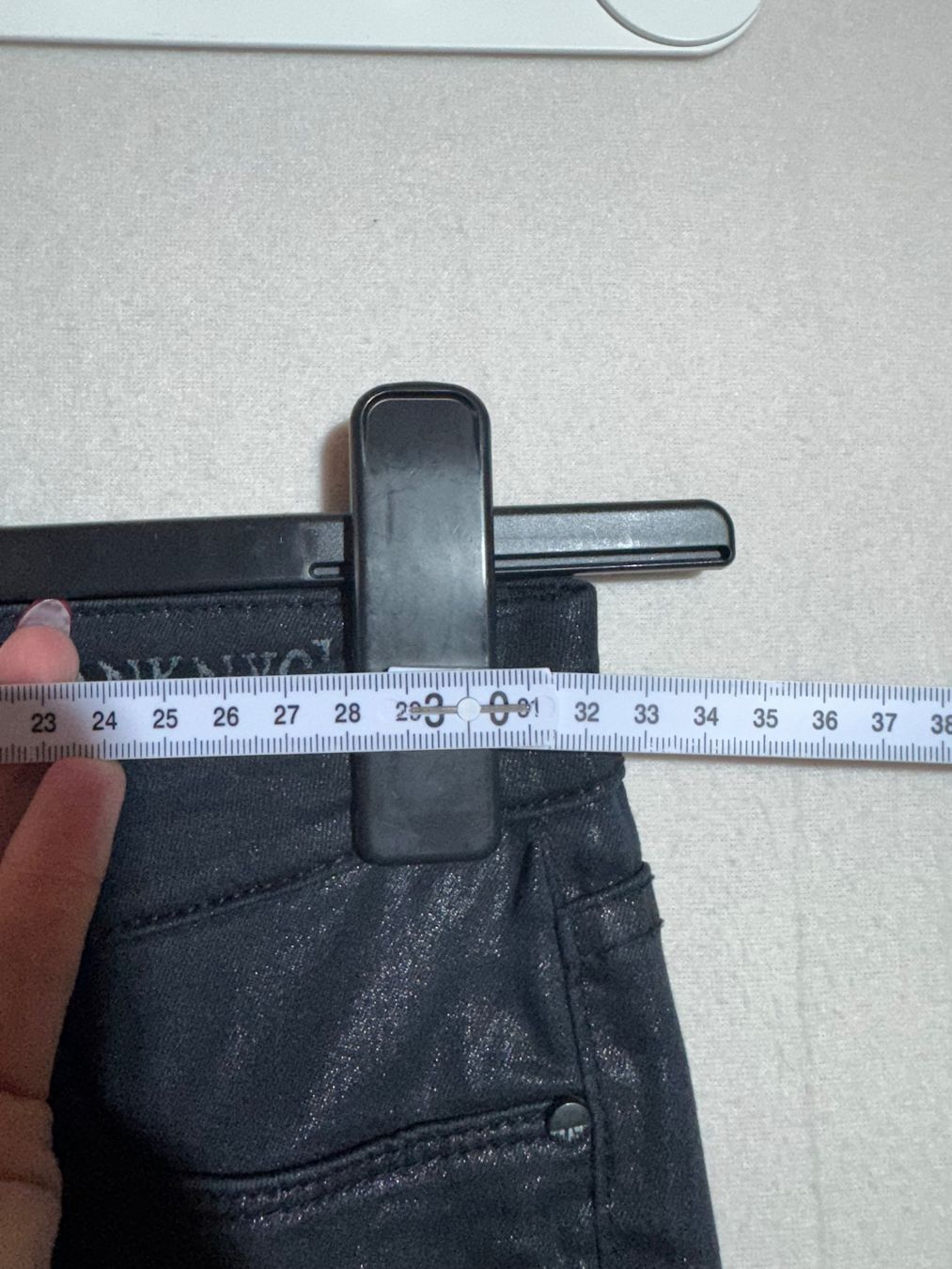 Jeans: Glänzende Jeans von Blanknyc Gr. 24 – Usato da Grosswangen venduto da SALE_SALE_SALE 8
