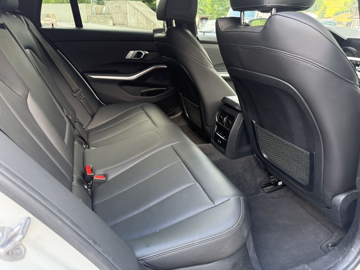 BMW Autos: BMW 3er G21 320d xDrive 190PS – D'occasion à Glarus par aut_lbz7 7