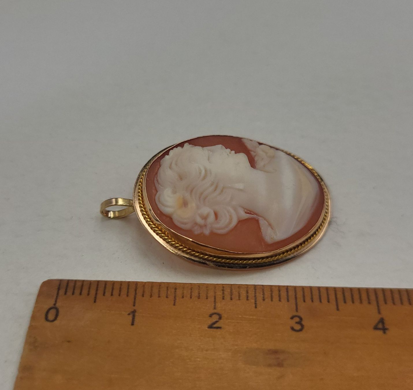 Ciondoli: Gold 585 Kamee Anhänger/Brosche – Usato da Wald ZH venduto da Dasilver 1