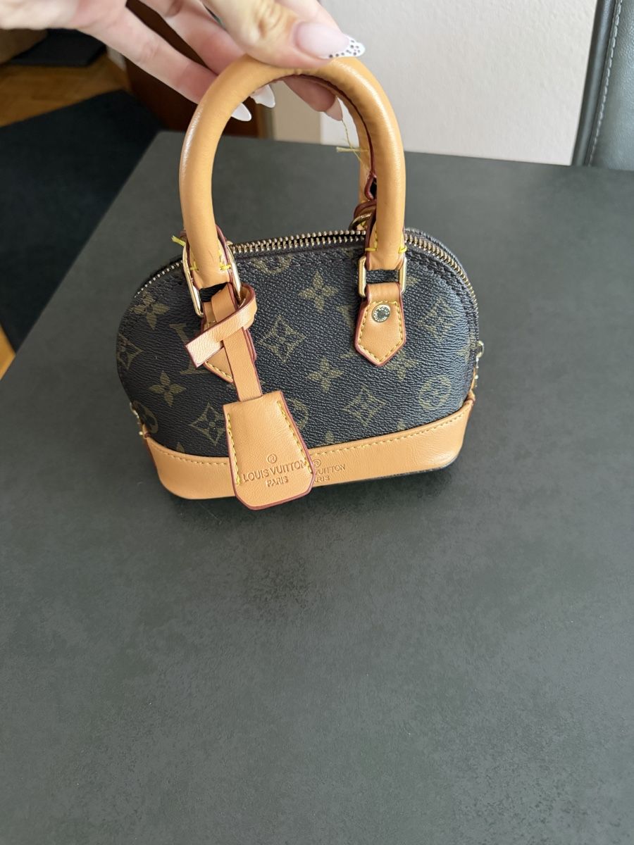 Borse da donna: Mini Tasche Louis Vuitton Monogram Canvas braun neu – Nuovo (secondo la descrizione) da Wangen ZH venduto da lin_7xzm