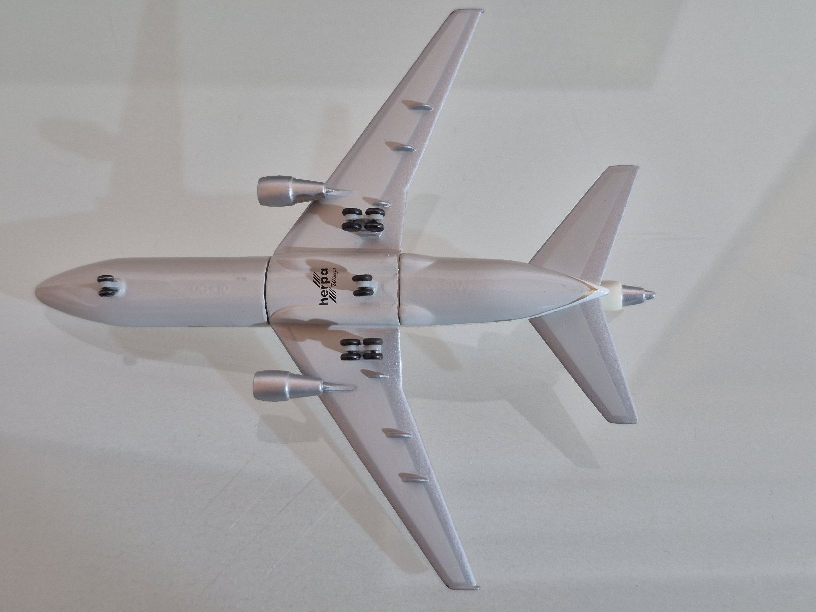 Herpa Kit di modellismo & Modellini statici: Herpa Continental 1:500 – Usato da Uetendorf venduto da myhome12 4