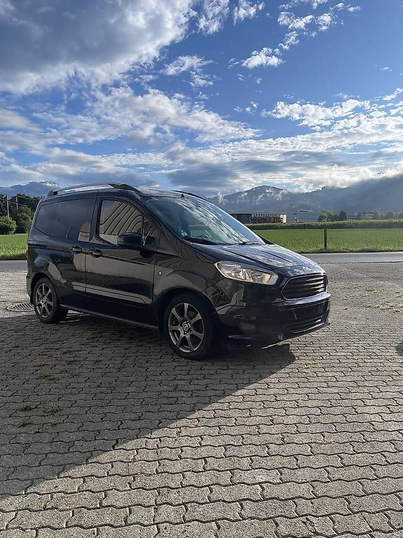 Veicoli commerciali: Ford Tourneo Custom – Usato da Altstätten SG venduto da lau_8yhc