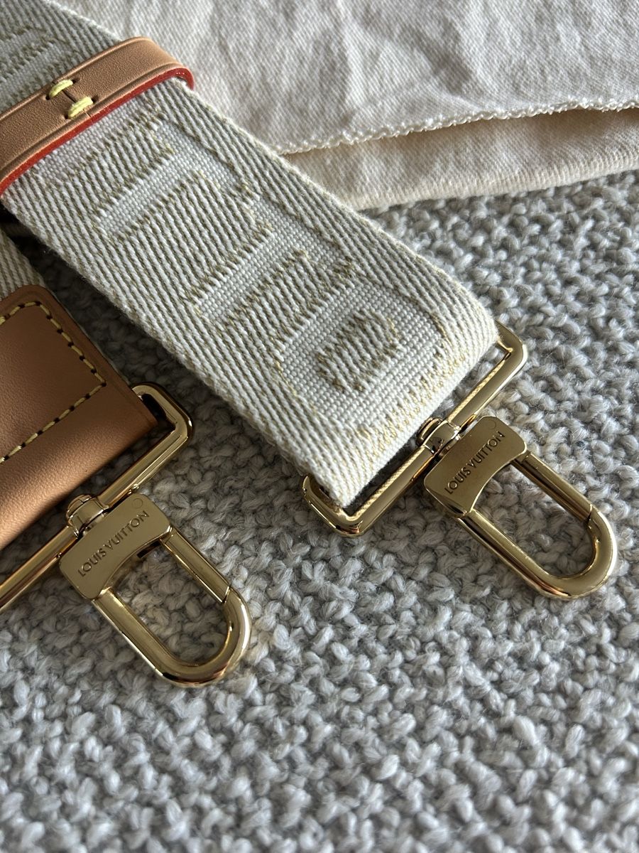 Louis Vuitton Borse da donna: Utility Cross Body Louis Vuitton Bag – Nuovo e nell'imballaggio originale da Gerzensee venduto da RinaKat 4
