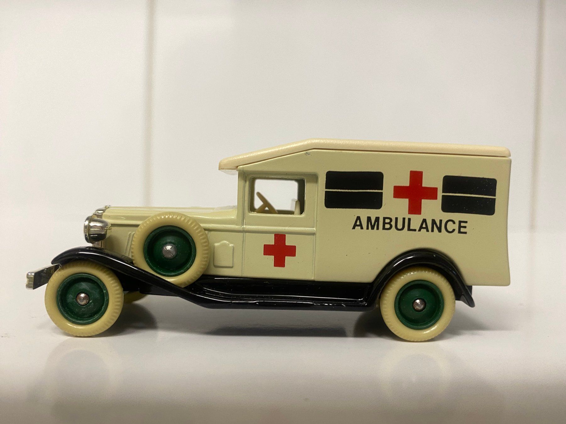 Modellini d'auto: Packard Ambulanz Göde ca. 8 cm 448 – Nuovo (secondo la descrizione) da Stäfa venduto da thebrand