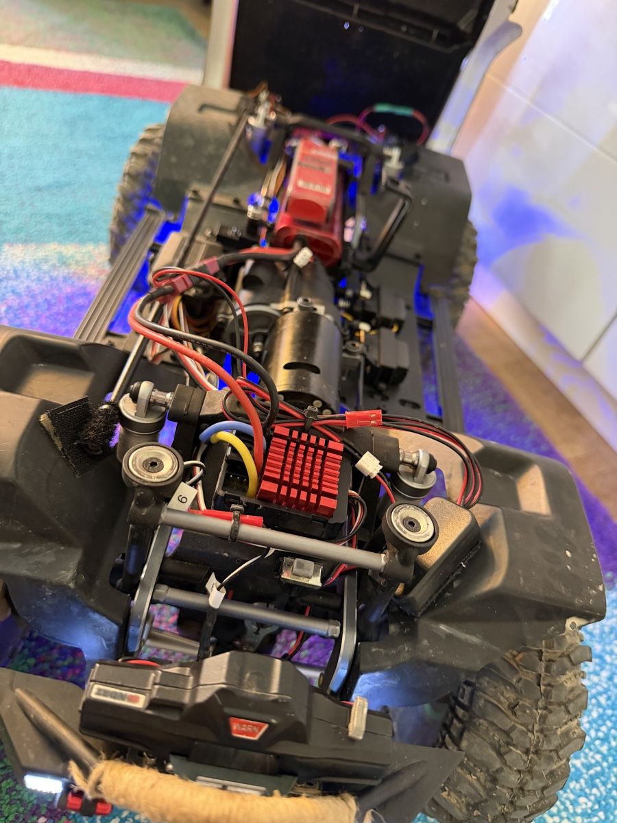RC4WD Modellismo RC: Absima Yucatan 1:8 Crawler – Usato da Hausen am Albis venduto da Eneben 4