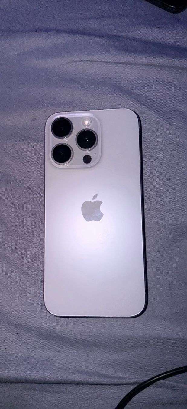 Apple Telefoni cellulari / Smartphones: IPhone 15 pro 128Gb – Usato da Frutigen venduto da han_cn5n 1