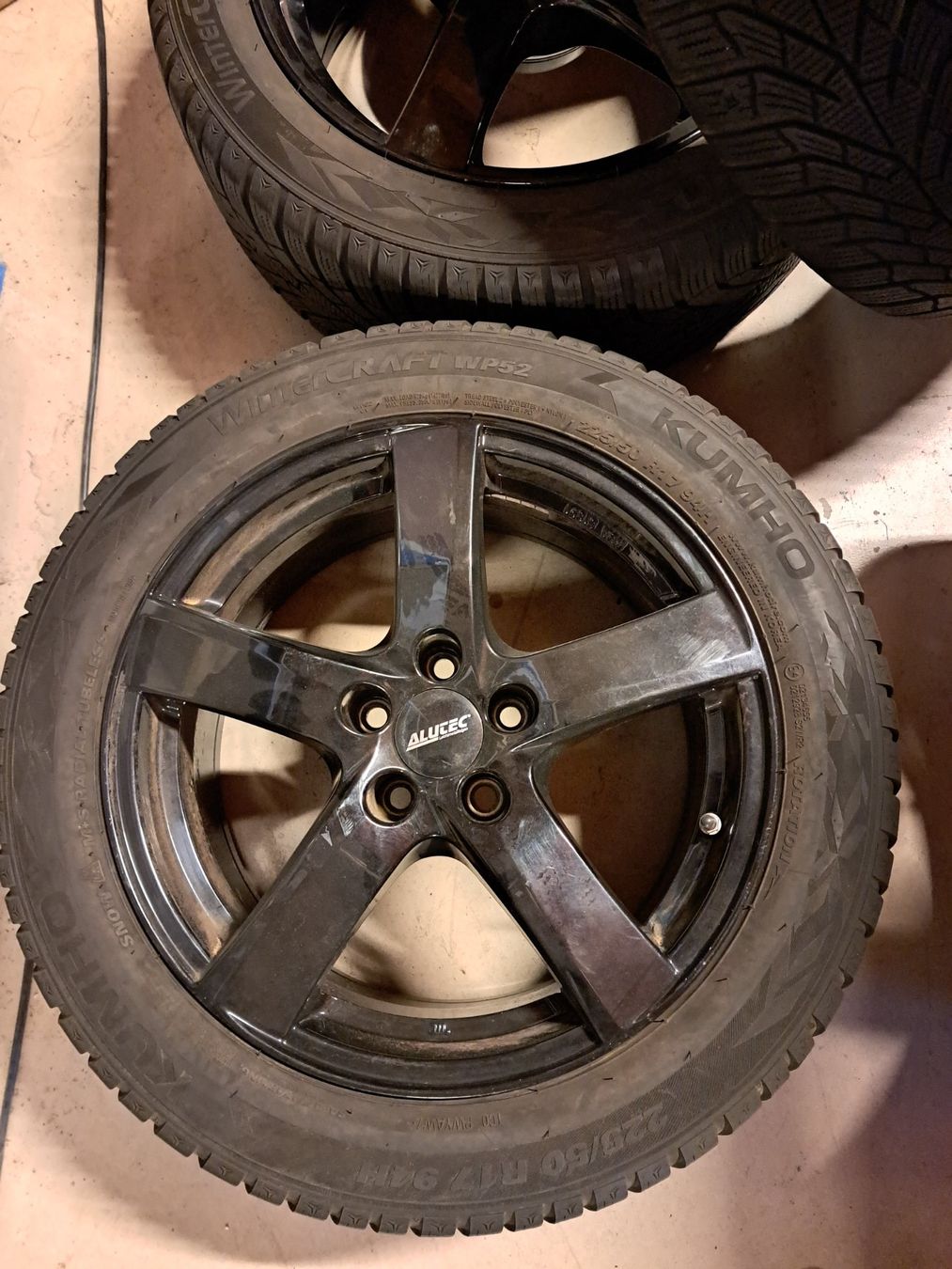 Alfa Romeo Pneumatici & Ruote complete: Winterräder Alfa Romeo Giulia Alutec 17" – Usato da Oberuzwil venduto da Auto-Hilber 3