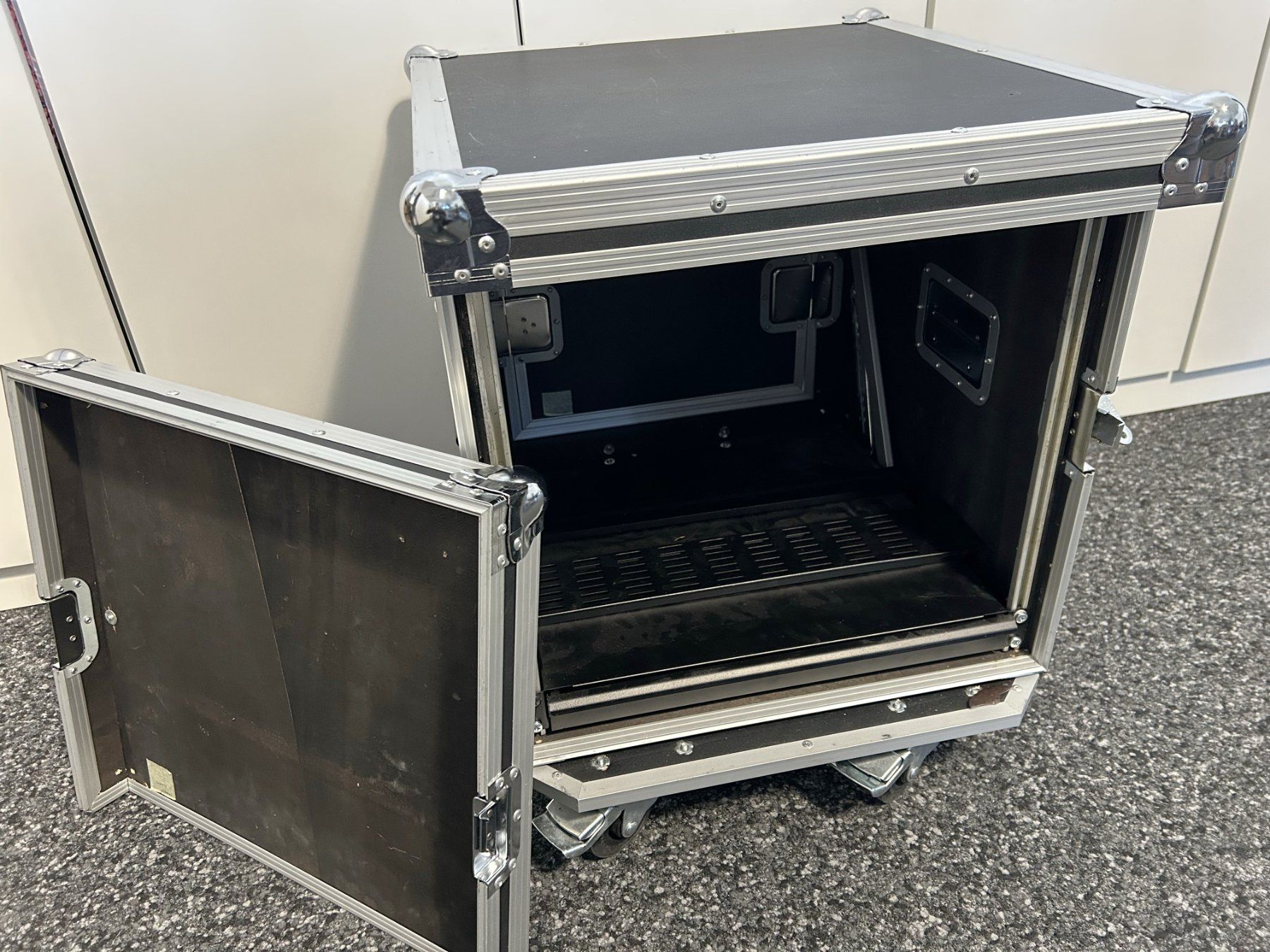 Sonstiges Zubehör: Robustes Flightcase / Transport-Rack mit Rollen – Gebraucht aus Buchs SG von LogistikBuchs 1