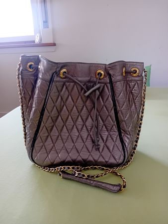 Ich verkaufe neue Taschen 