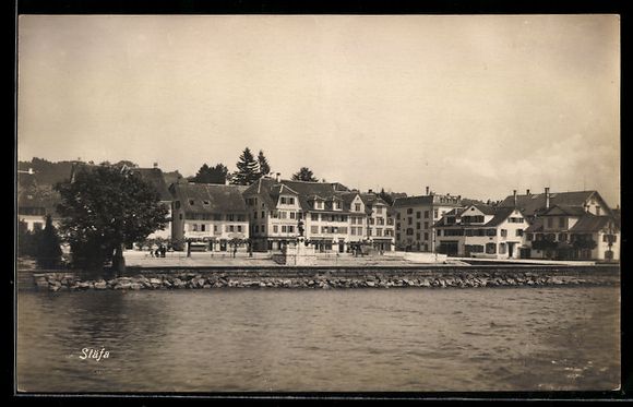Cartoline postali: AK Stäfa, Seepromenade mit Häuserzeile – Usato da Berlin venduto da bartko-reher