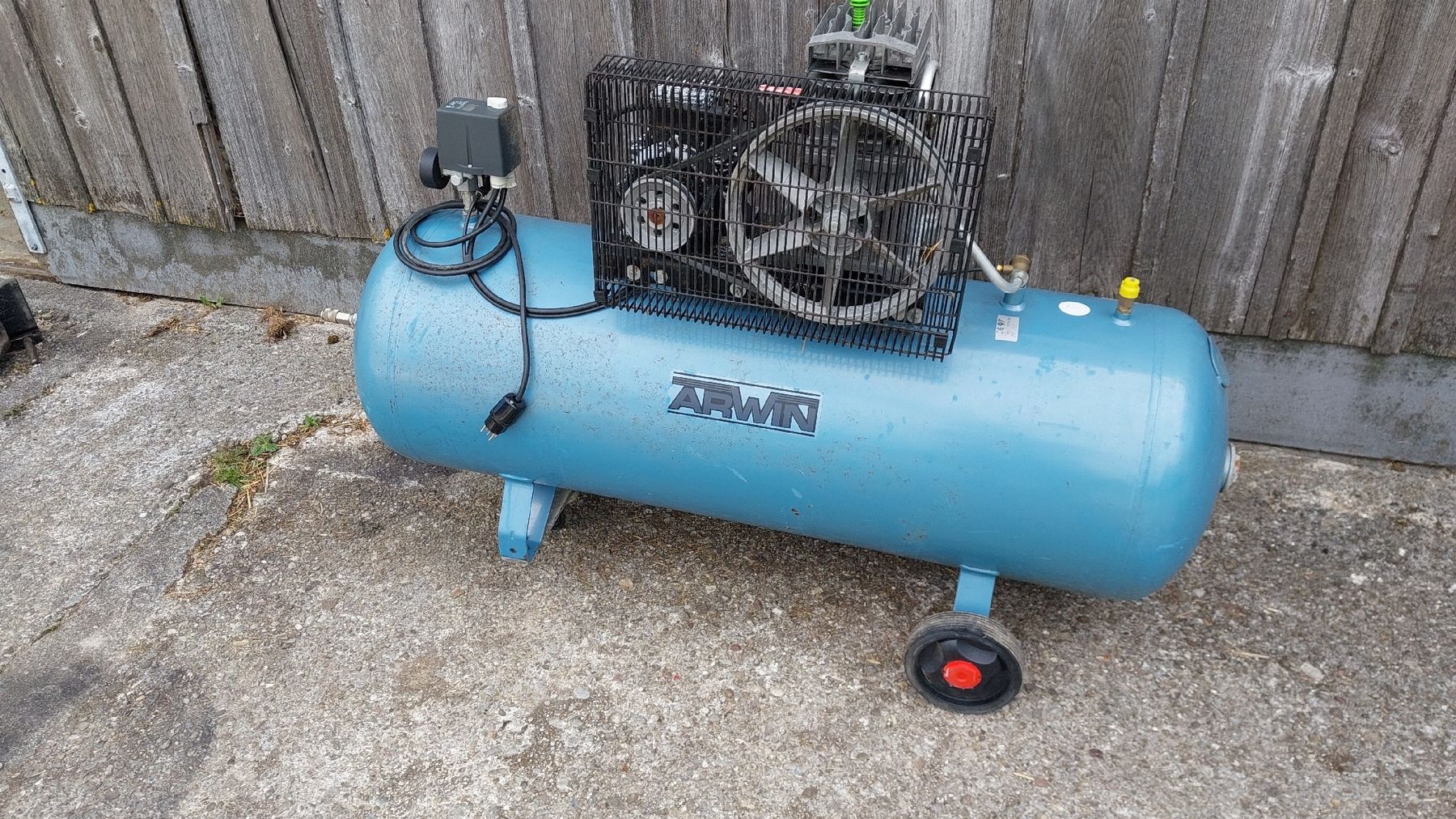 Compressori: Druckluft Kompressor Arwin 200lt Tank – Usato da Bauma venduto da molpli
