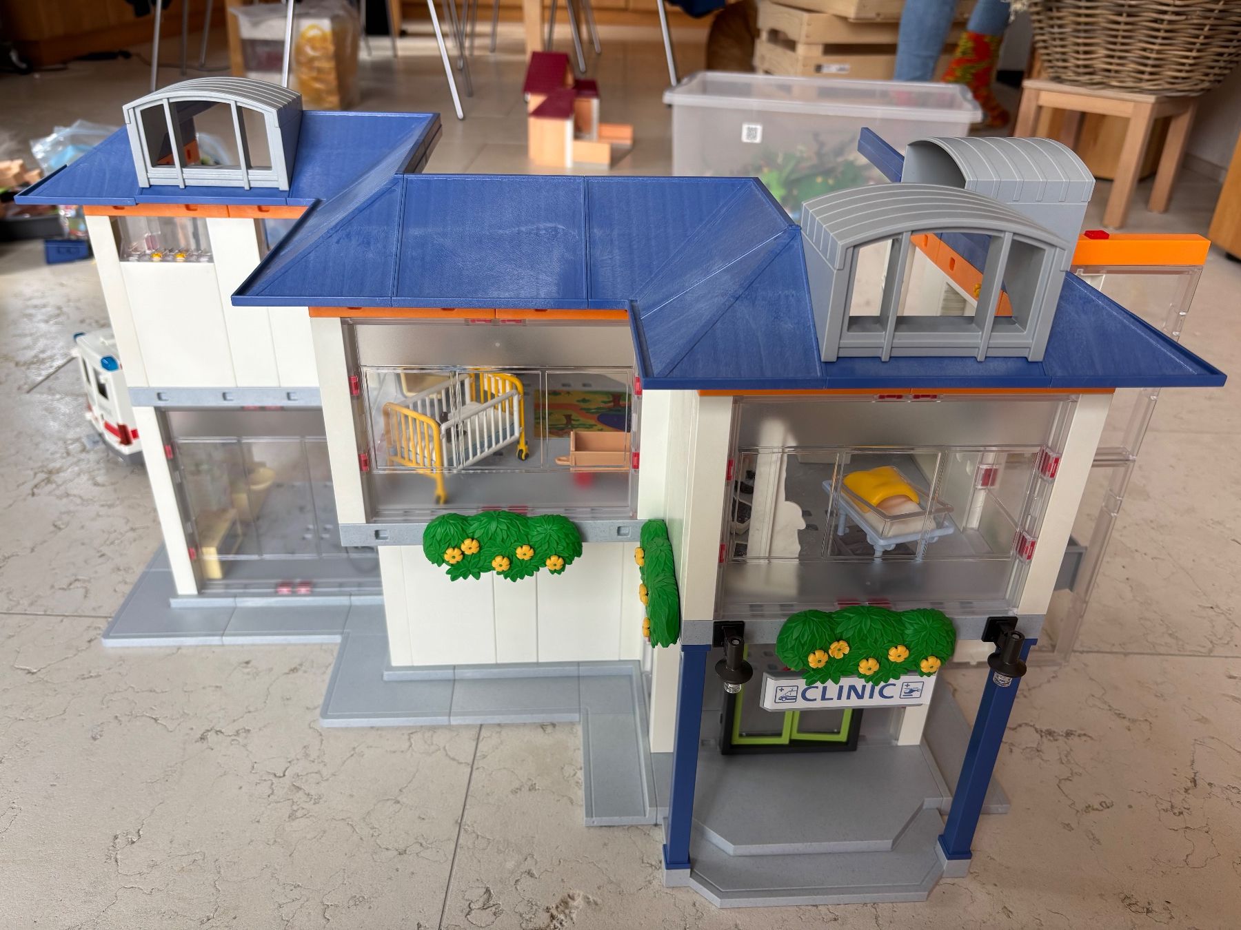 Playmobil Jouets: Grosses Krankenhaus mit Einrichtung – D'occasion à Bäretswil par san_mmm2 6