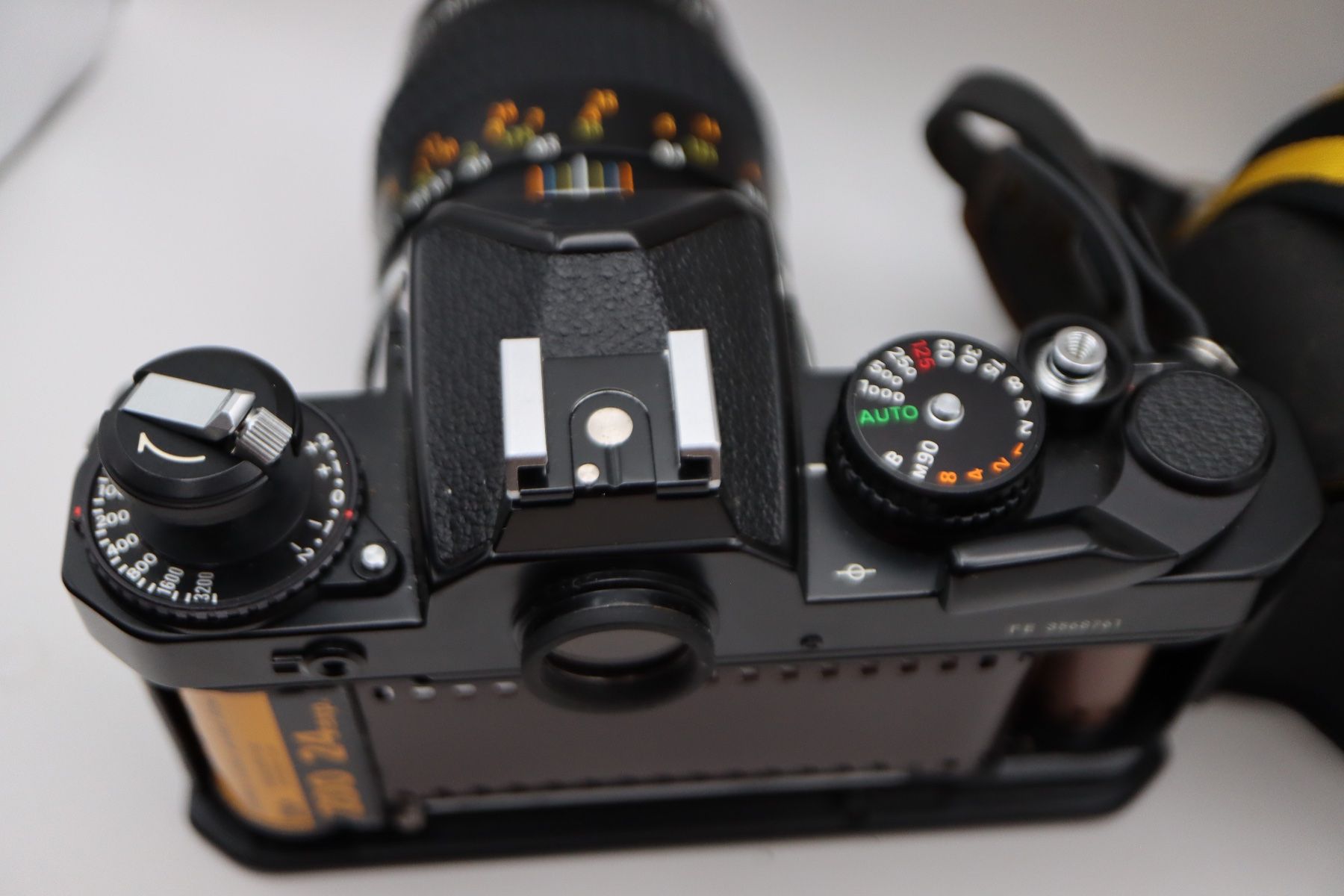 Nikon Kamera: Nikon FE Set mit 2 Nikkor Objektiven & Zubehör – Gebraucht aus Zürich von KE-Sales 5