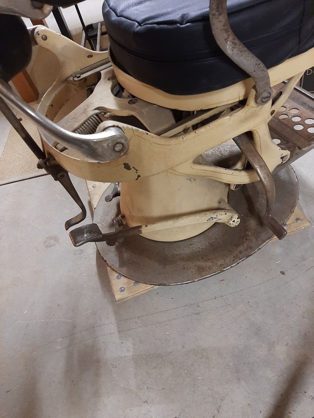 Sedie: Vintage Coiffeurstuhl – Usato da St-Blaise venduto da Mogul0 4