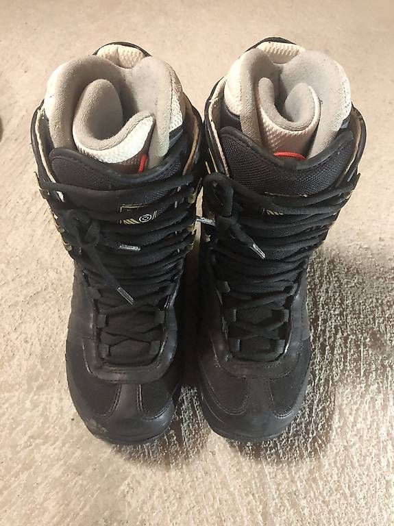 Board: Snowboard und Snowboardschuhe – Usato da Berg TG venduto da nolliev1 4