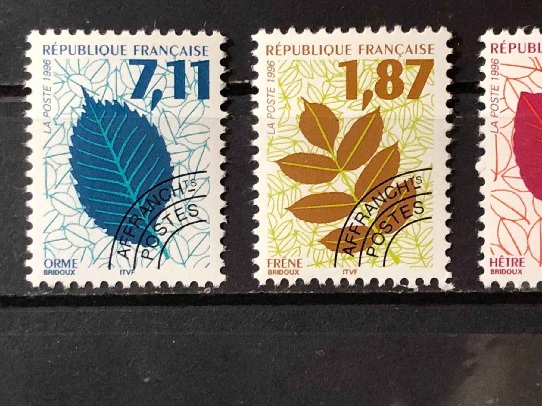 Tutti i francobolli: () Préoblitérés feuilles arbre Neufs** 94/96 – Nuovo e nell'imballaggio originale da Lausanne venduto da ffhoud 1