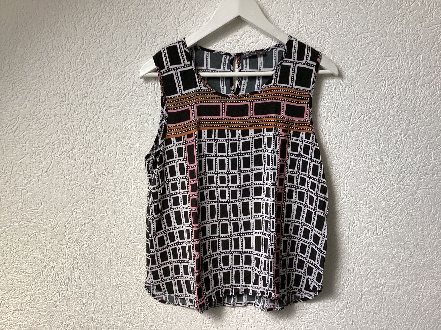 Nile Top: NILE Top mit Muster, Grösse M 💯% Viskose – Usato da Homberg b. Thun venduto da Homata