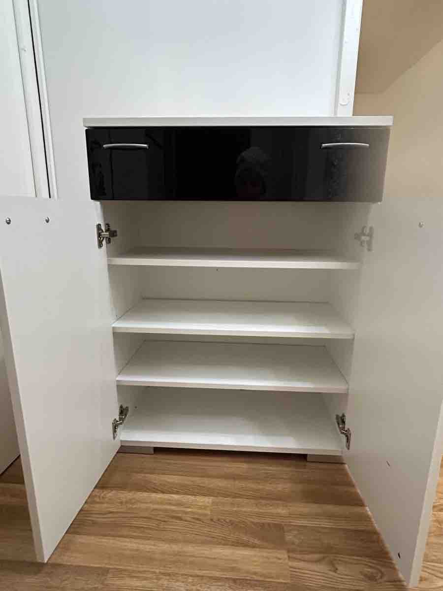 Badezimmermöbel: Vanity Unit with Drawer and Two Doors, White/Black – Gebraucht aus Zürich von mar_2bxw 1