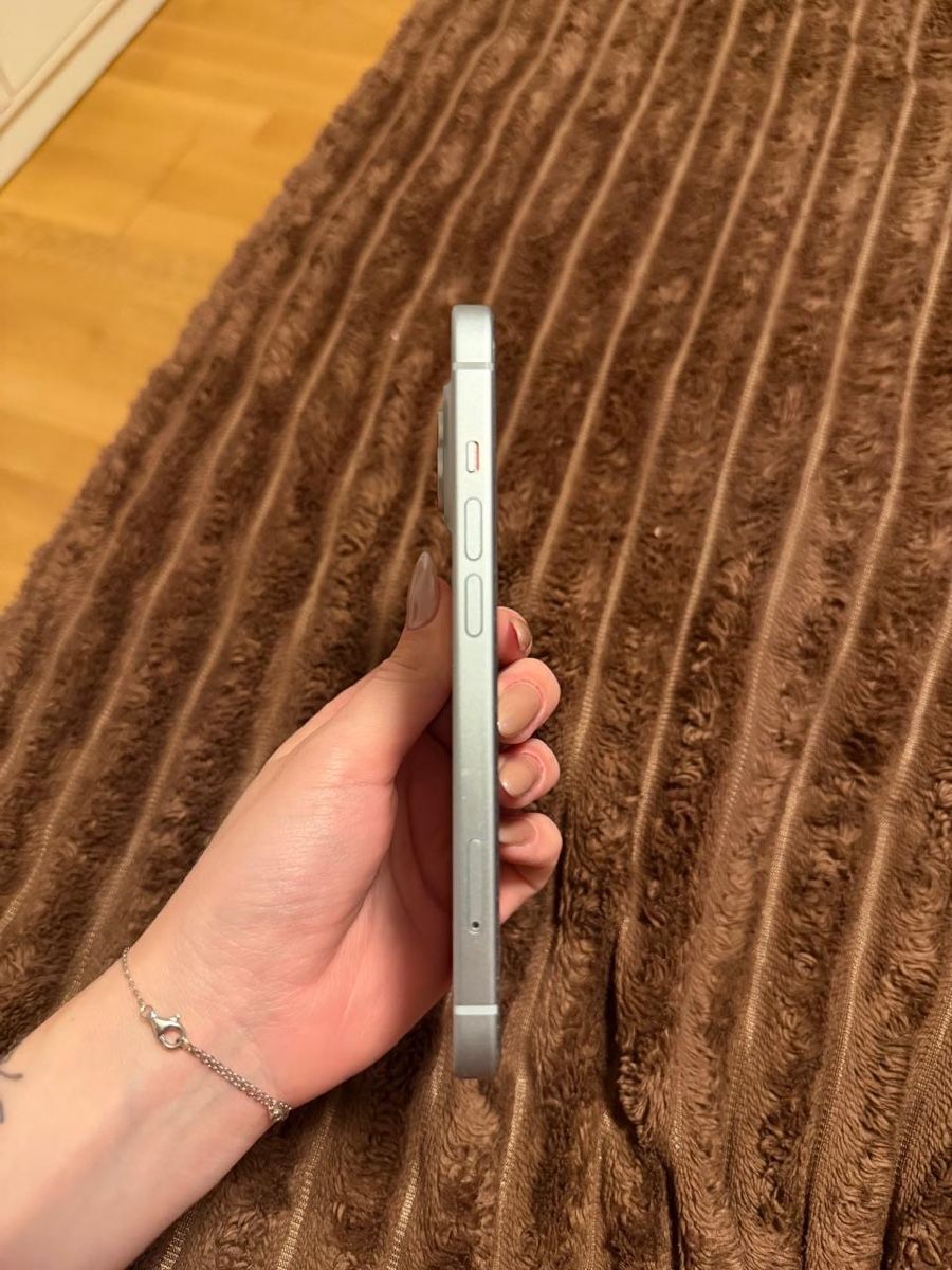 Apple Handys / Smartphones: iPhone 15 — 128GB – Neu (gemäss Beschreibung) aus Rheinfelden von bad_hhc7 3
