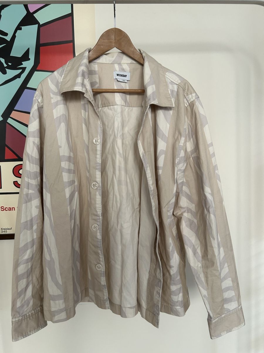 Weekday Camicie: Weekday Beige Zebra Print Overshirt - Size Large – Usato da Zürich venduto da fan_z5fl 1