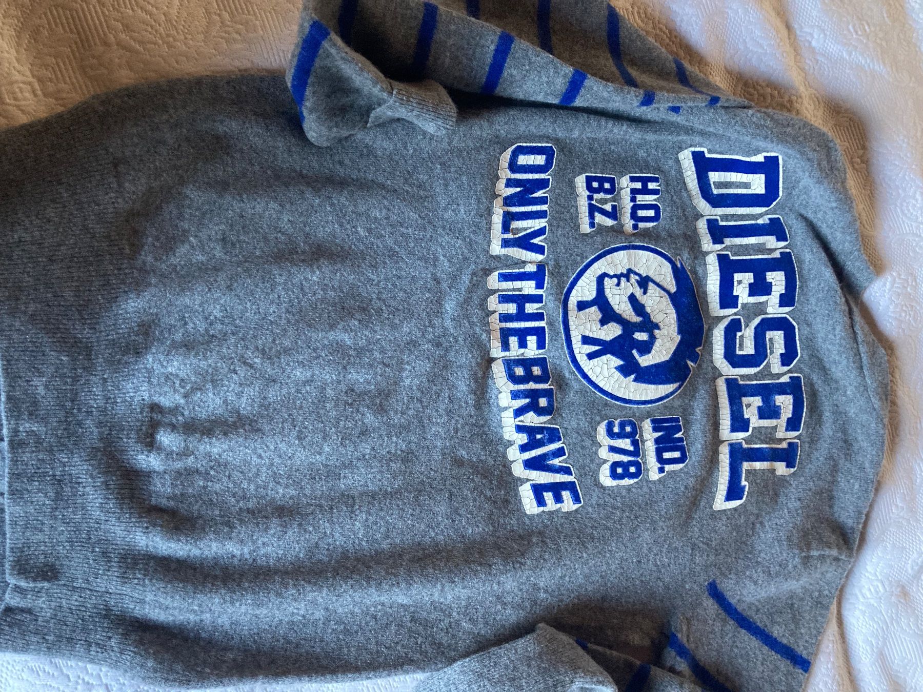 Diesel Pulls & Sweat-shirts: Diesel wool button-down v-neck sweater – D'occasion à Luzern par AM2nd 2