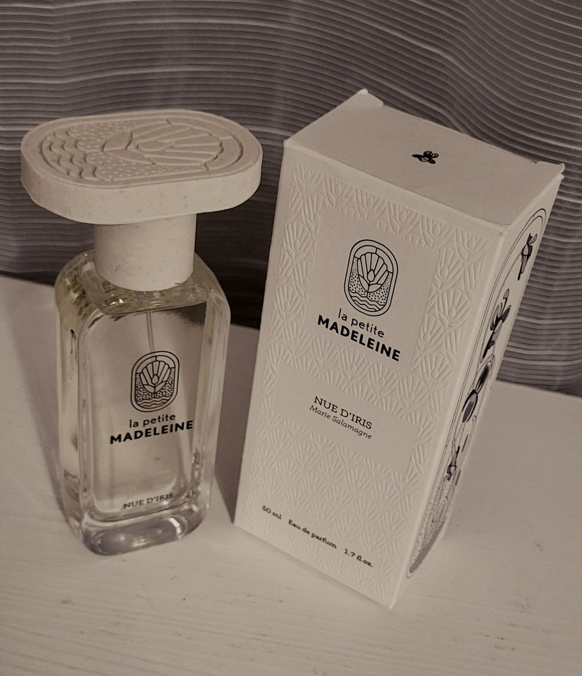 Profumi & Eau de Toilette: La Petit Madeleine, 'Nue D'Iris' EdP – Nuovo (secondo la descrizione) da Liebefeld venduto da cheoncheonhi