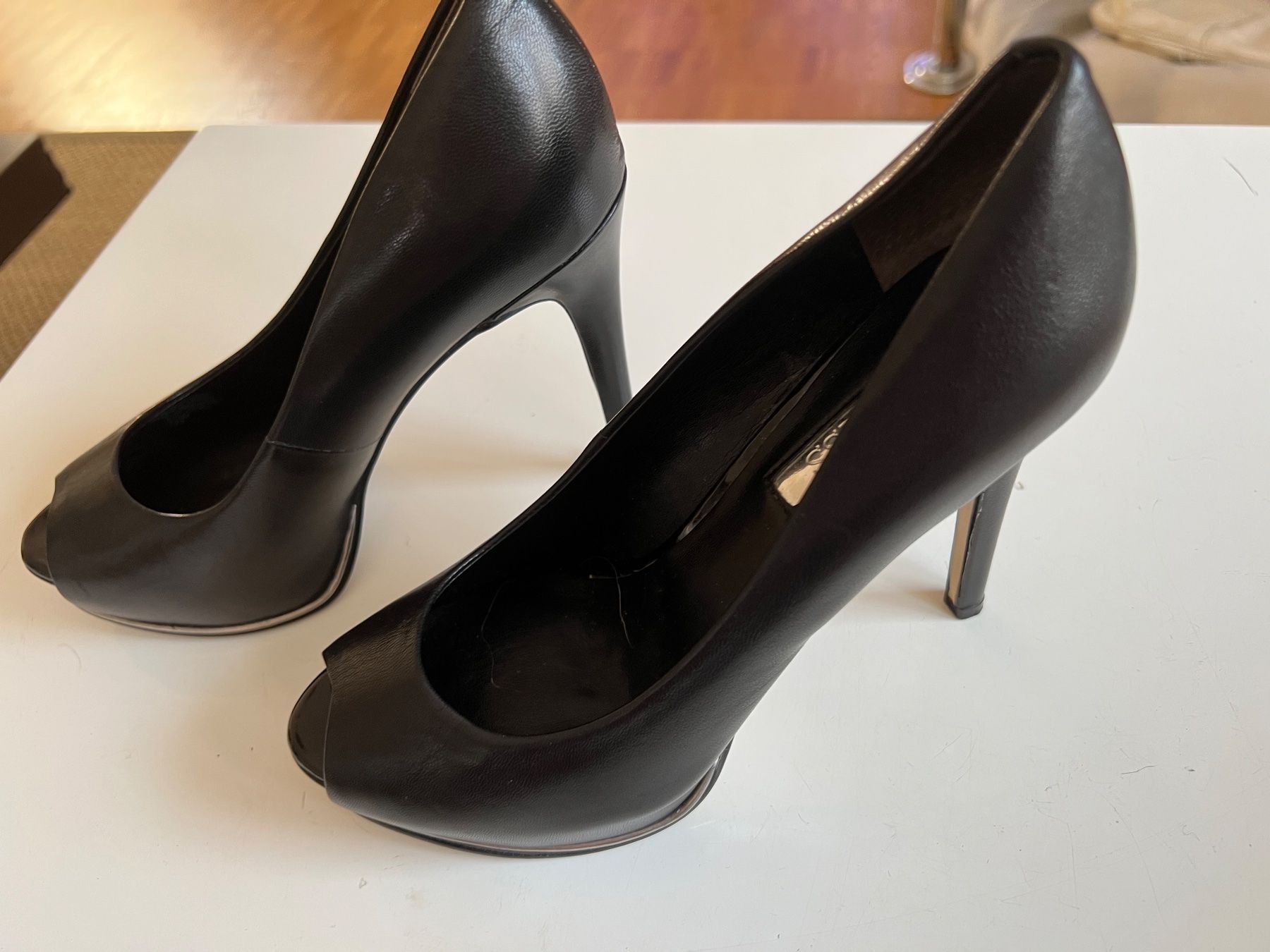 Guess Damenschuhe: Guess – Gebraucht aus Pully von Kalissa 1