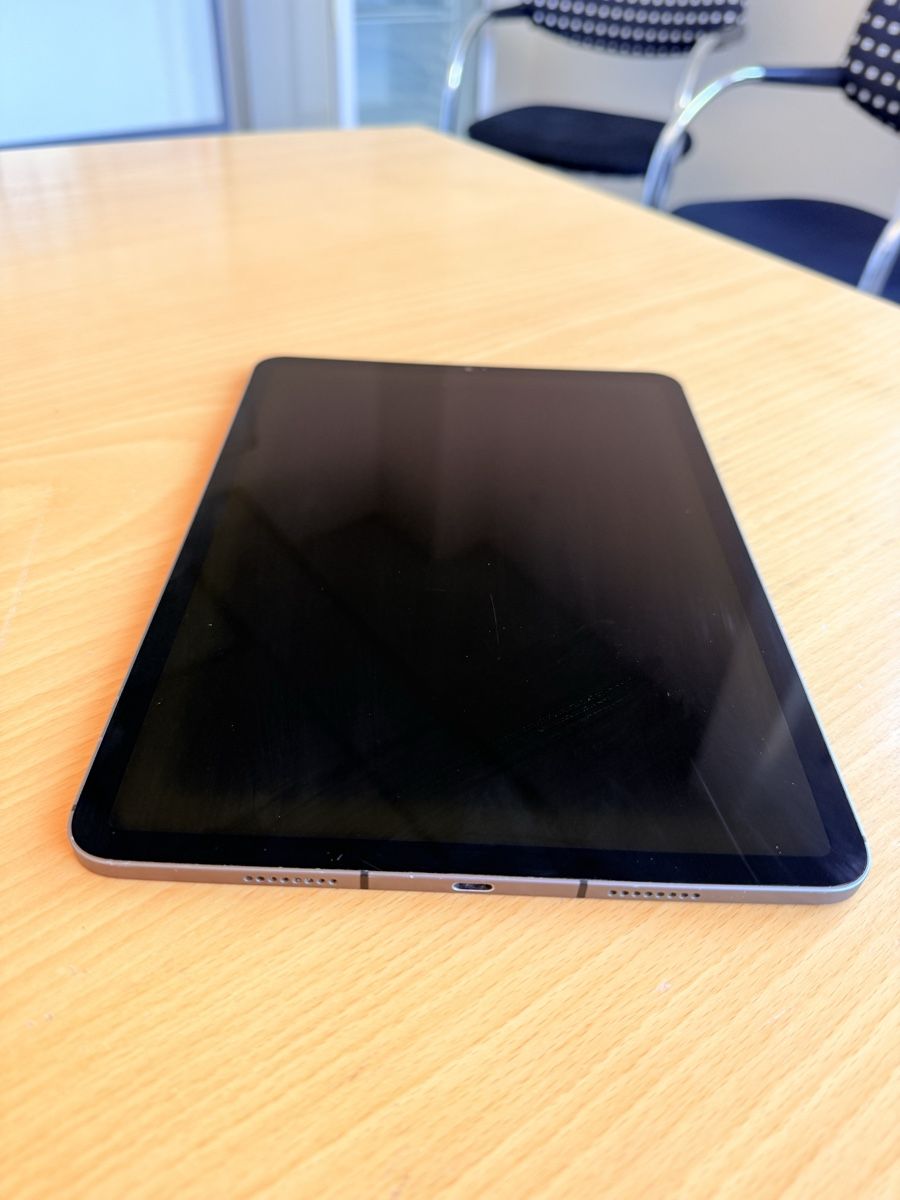 Apple Tablet PC: IPad Pro 11 M1 256GB, Cellular + Magic Keyboard CH – Usato da Winkel venduto da Crisdaniel 2