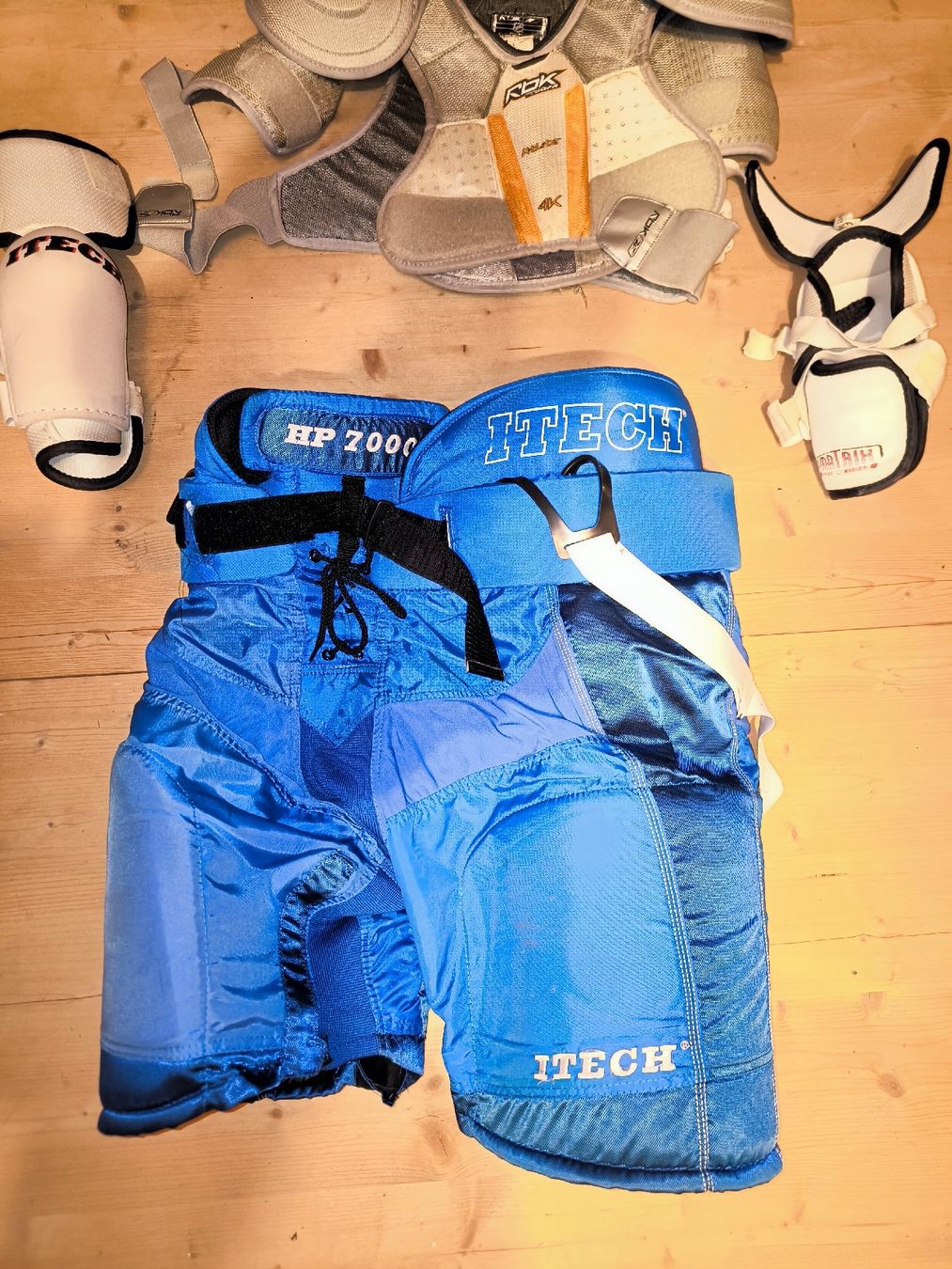 Protezioni & Imbottiture: *** Eishockey-Ausrüstung *** – Usato da Othmarsingen venduto da Othm13 2