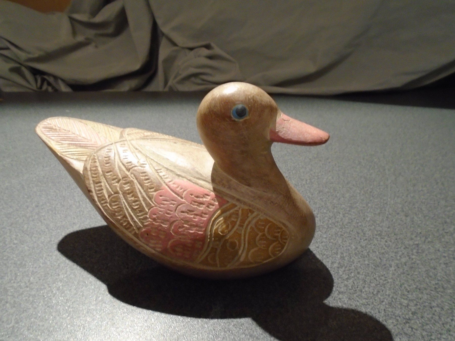 Figuren: Ente Holz, braun/rosa – Gebraucht aus Zürich von abraxas1291 1