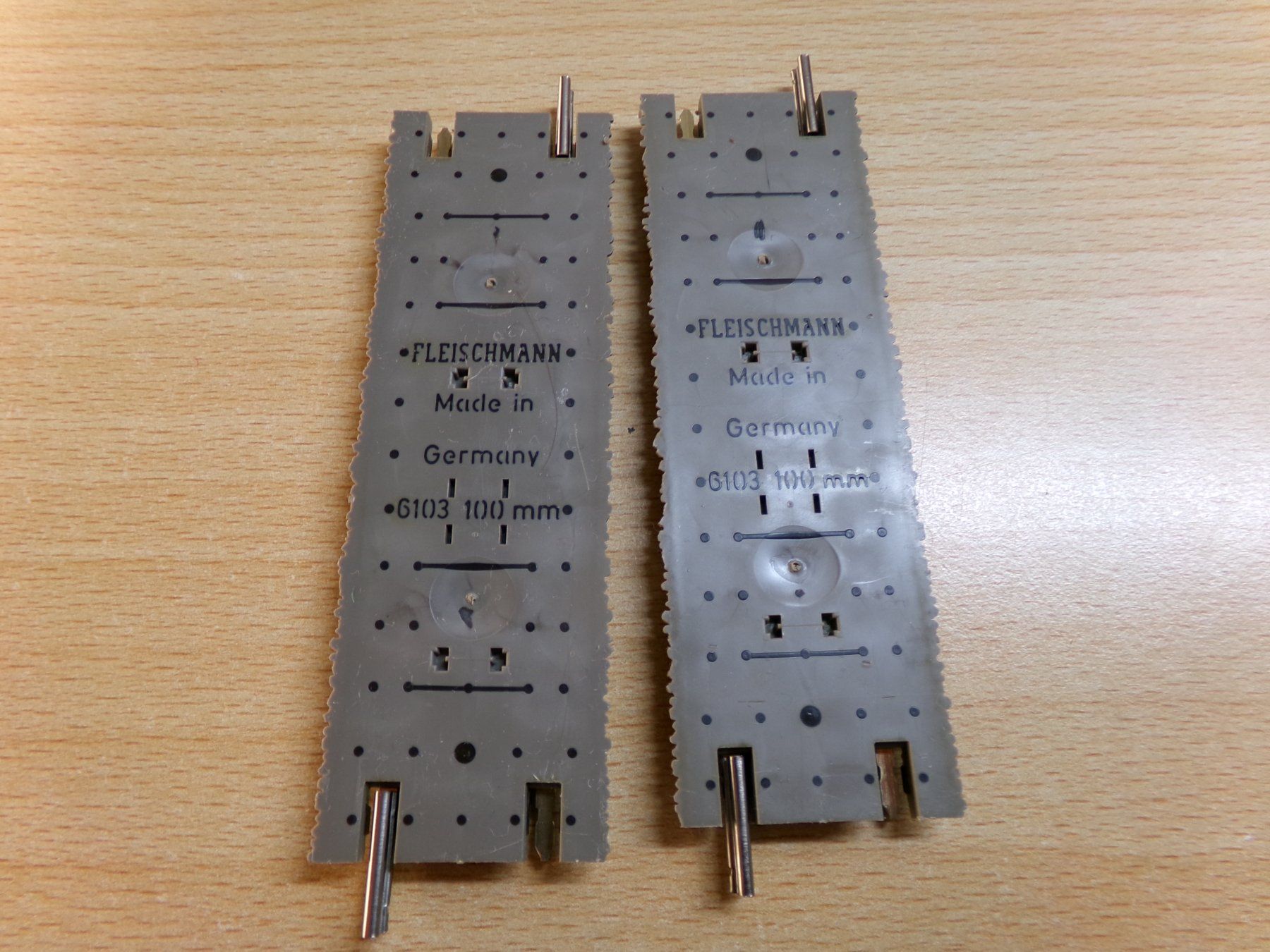 Fleischmann Modellini di ferrovie: Fleischmann H0 Profigleis 2x6103 – Nuovo (secondo la descrizione) da Hombrechtikon venduto da Se9 1