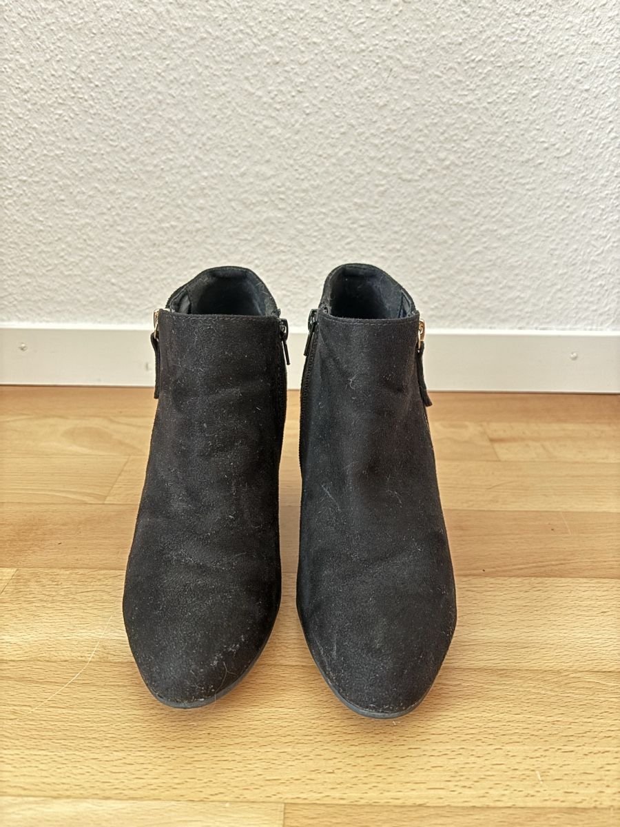 Chaussures femmes: Stiefeletten Schwarz Gr. 39 – D'occasion à Luzern par Pflanzen-Mama 1
