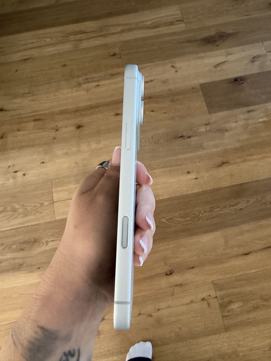Apple Portables: IPhone 17 Pro Max 256GB – D'occasion à Bichelsee par enolabeverly 7