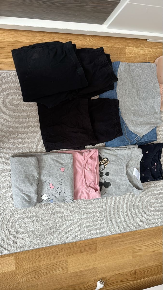 Lots de vêtements: Umstand Mode – D'occasion à Mönchaltorf par DaviJu