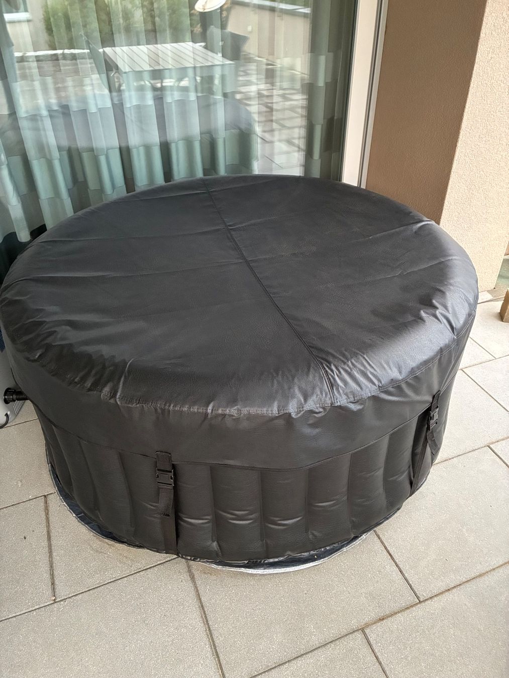 Whirlpool: Aufblasbarer Whirlpool – Usato da Zofingen venduto da Polaris7777