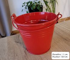 Cache pot métal rouge