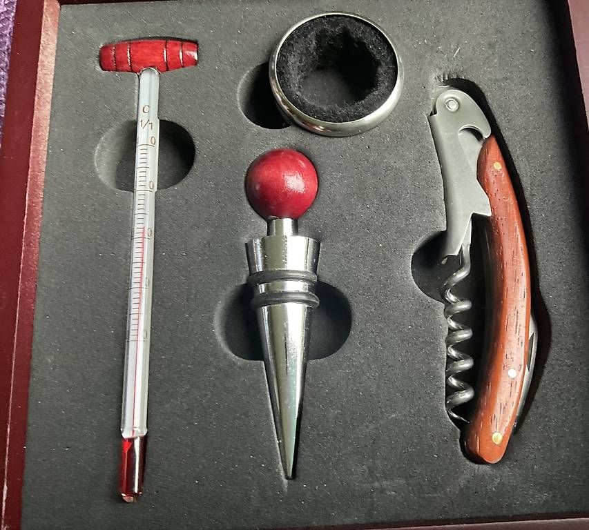 Apribottiglie & Tappi per chiusura: SOMMELIER SET 4 TEILIG – Usato da Adlikon b. Regensdorf venduto da bonsaifranky 1